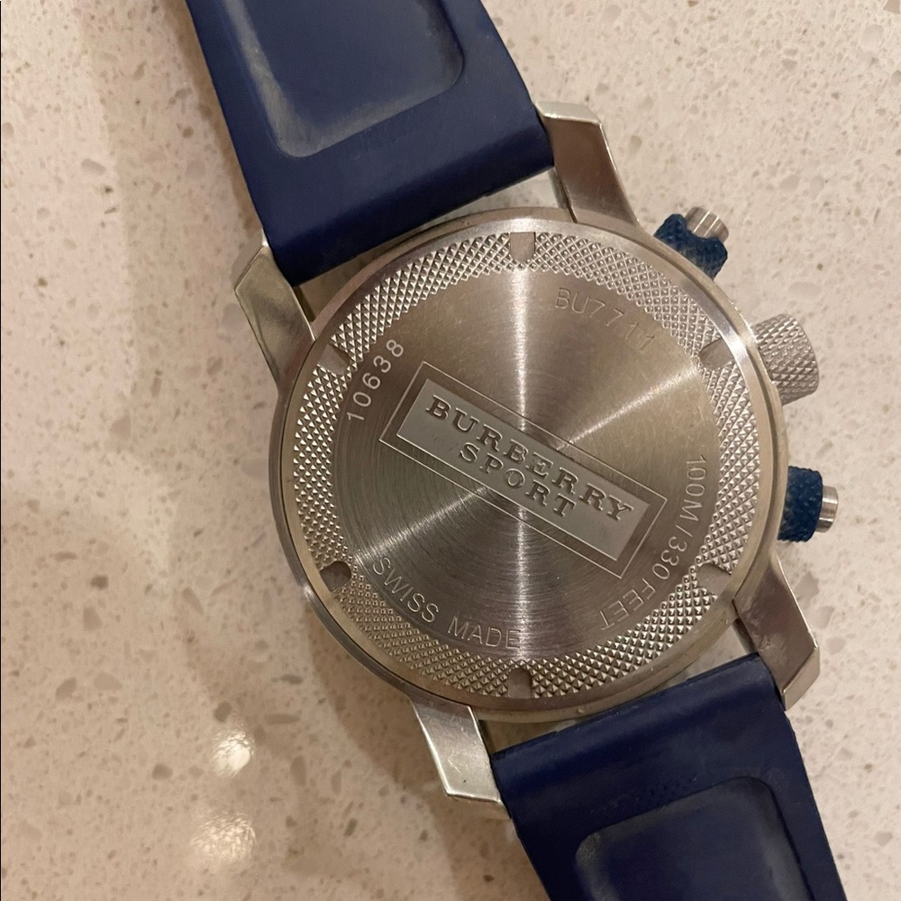 Burberry sport watch - Picture 2 of 3
